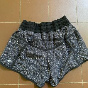 Pattern Lulu shorts